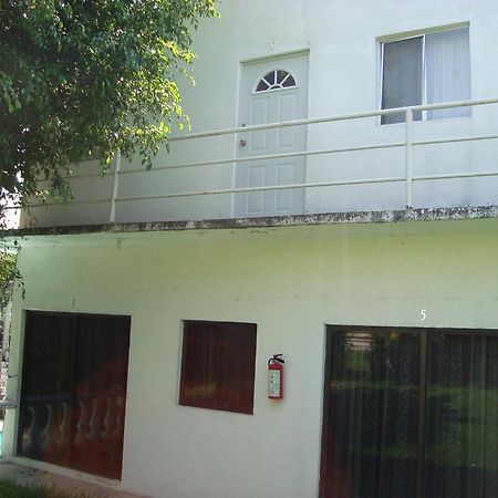 Hotel Teques Inn Tequesquitengo Esterno foto